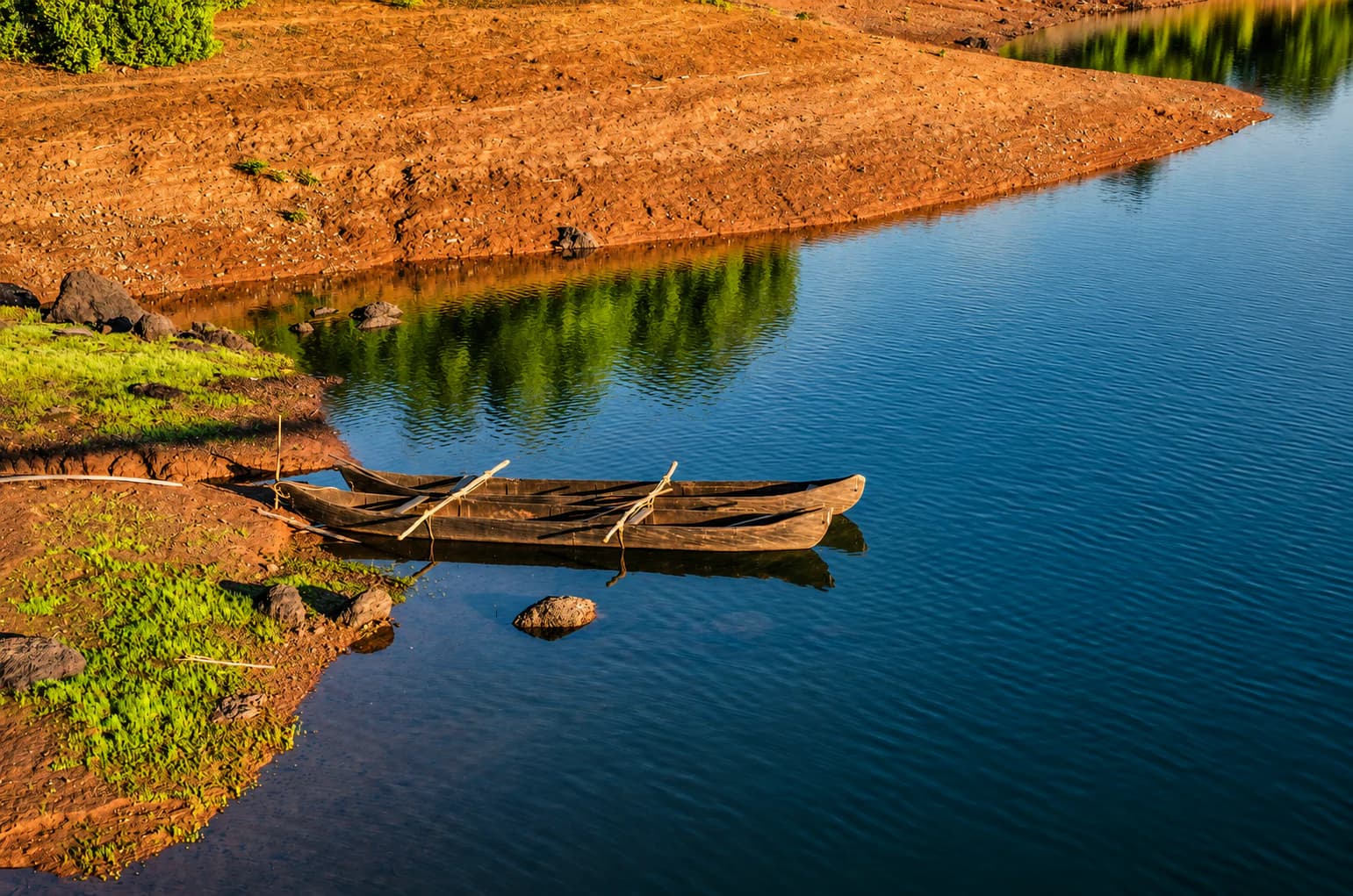 ಶರಾವತಿ ಕಣಿವೆಯ ಅರಣ್ಯ ಮತ್ತು ನದಿ